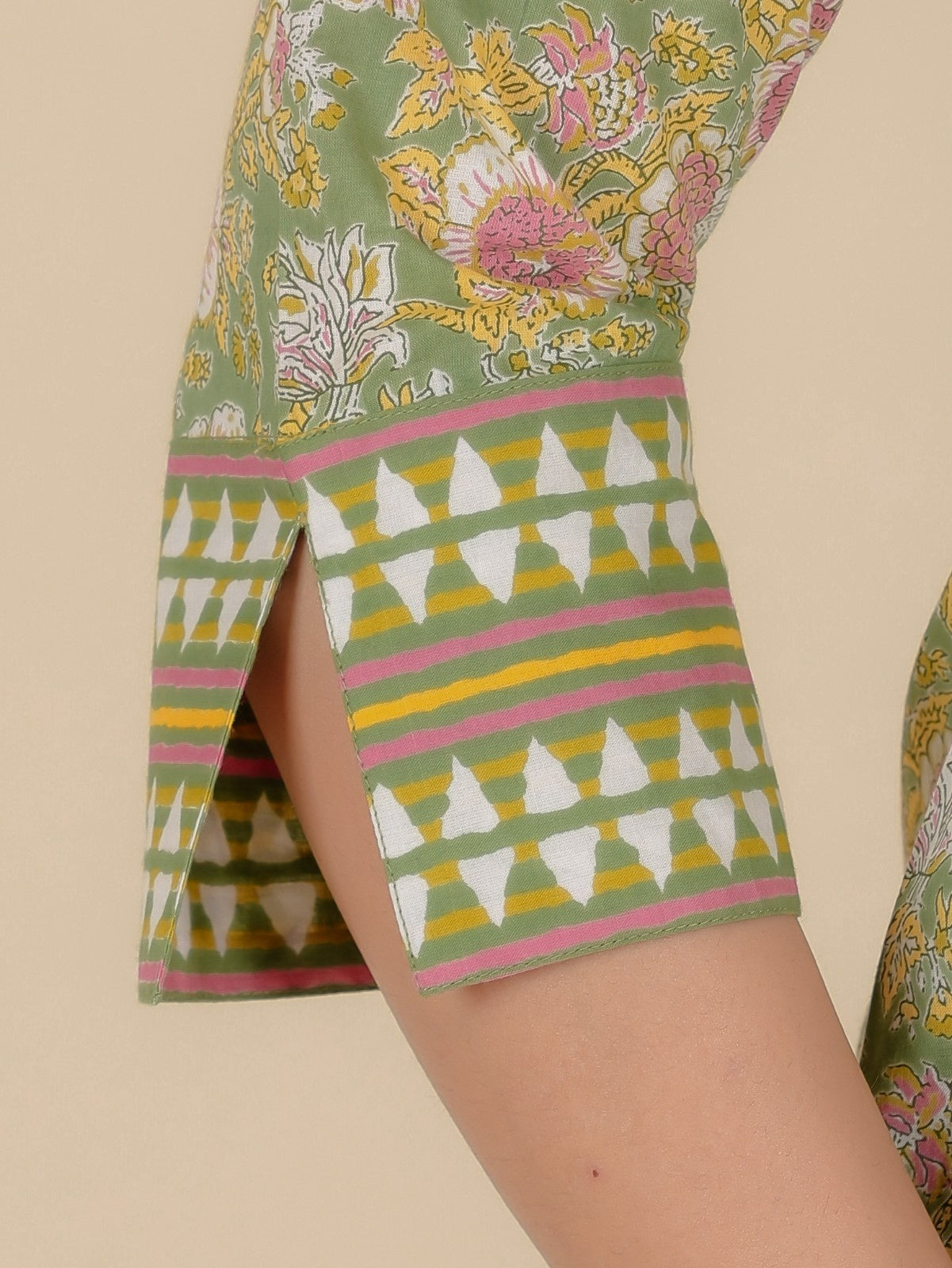 Women's Cotton Green Straight Kurta