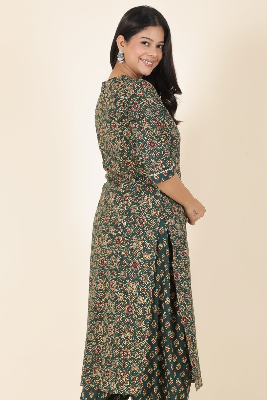 Women's Cotton Green Straight Kurta