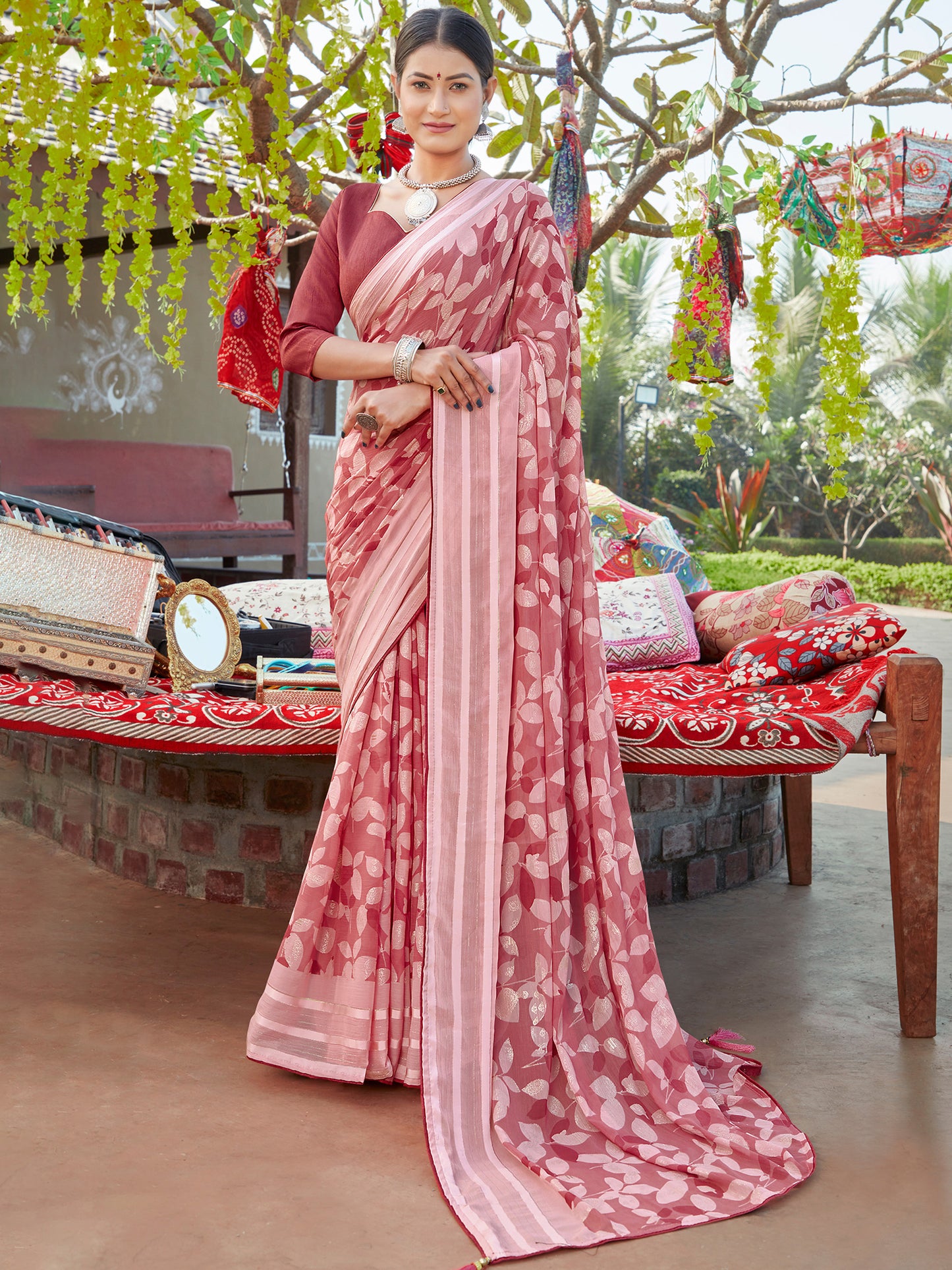 Women's Chiffon Maroon Printed Celebrity Saree With Blouse Piece