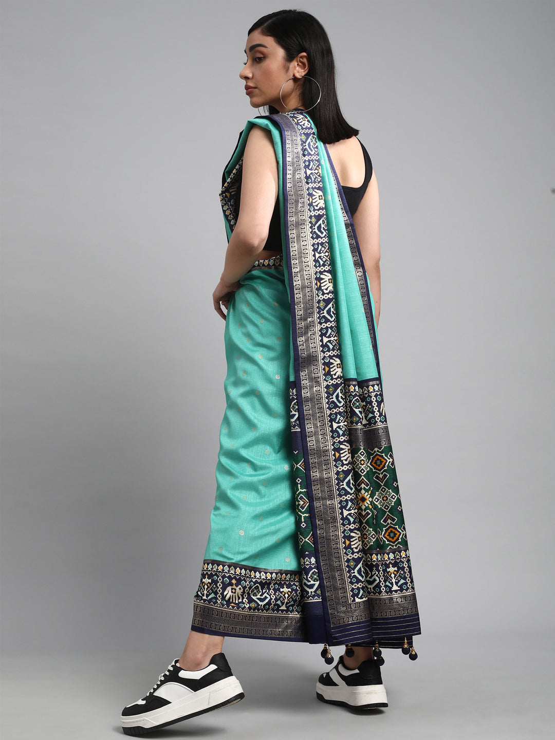 Women's Silk Blend Sea Green Woven Design Designer Saree With Blouse Piece