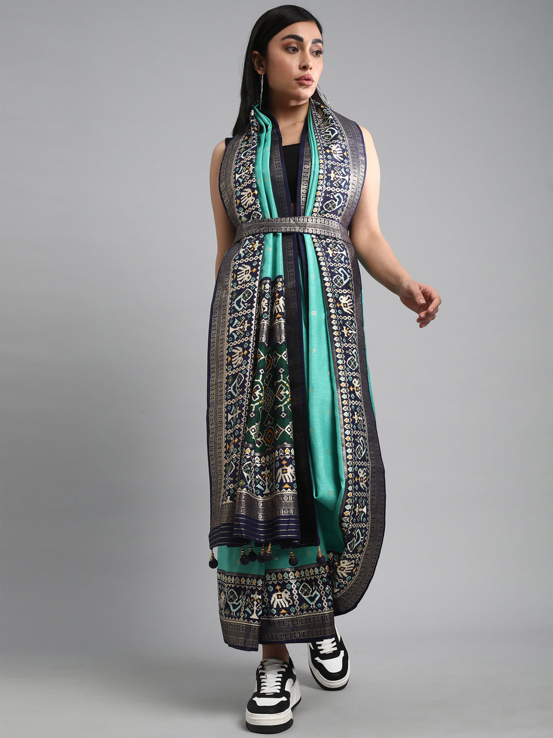 Women's Silk Blend Sea Green Woven Design Designer Saree With Blouse Piece