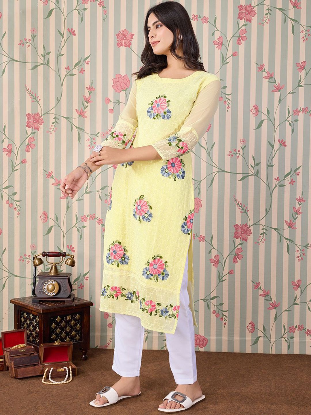 Dhiyona OD Floral Embroidered Thread Work Floral Georgette Straight Kurta