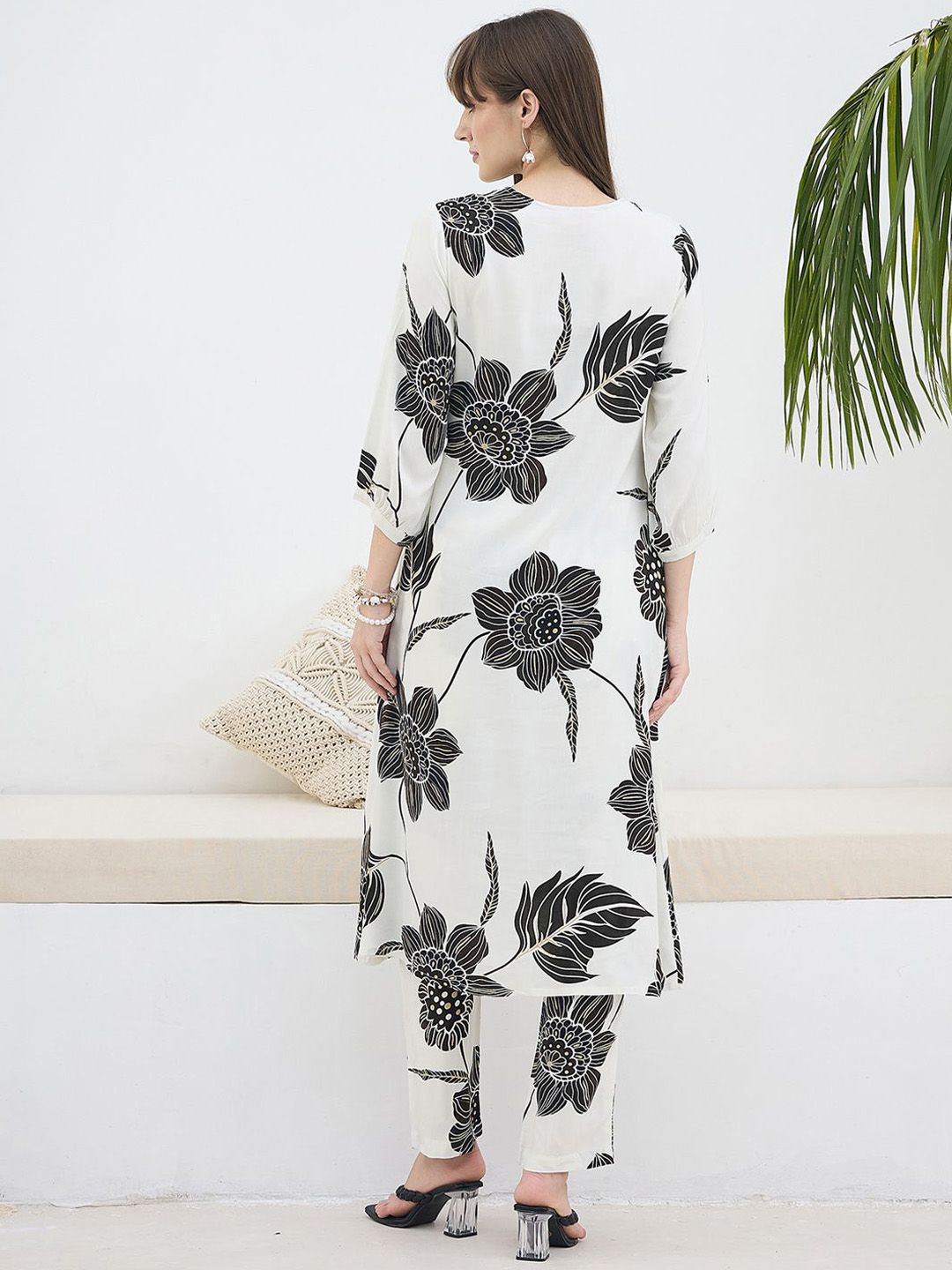 Dhiyona IE Floral Printed V-Neck Tunic & Trousers