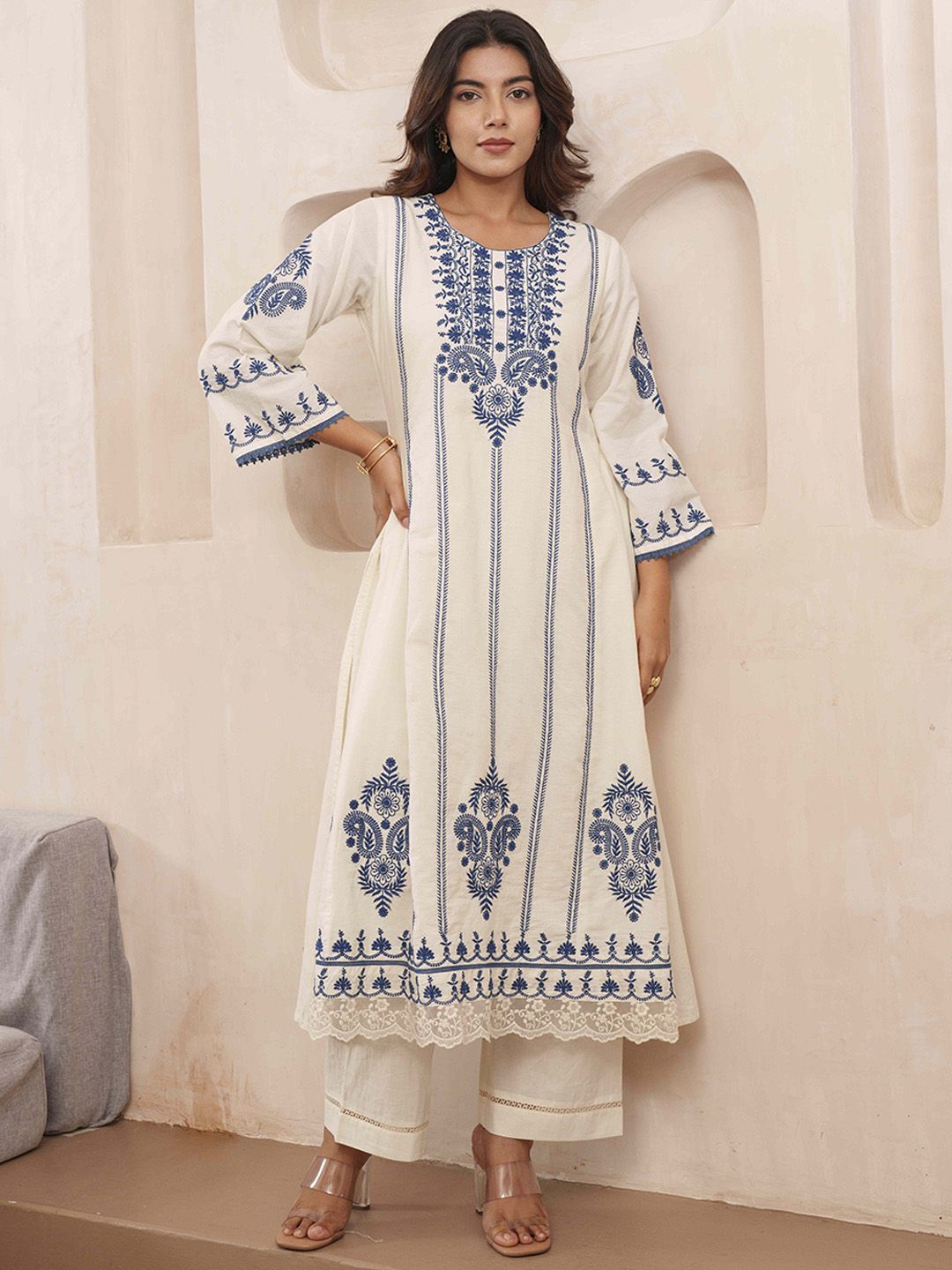 Dhiyona PD Women Floral Embroidered Pure Cotton Kurta & Trousers With Dupatta