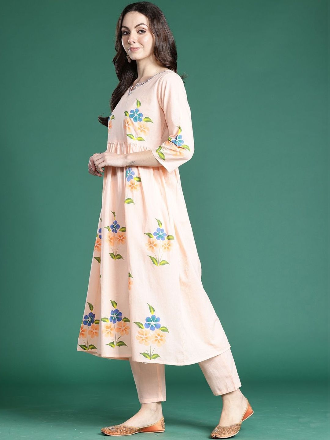 Women Floral Printed Empire Thread Work Pure Cotton Kurta with Trousers & With Dupatta