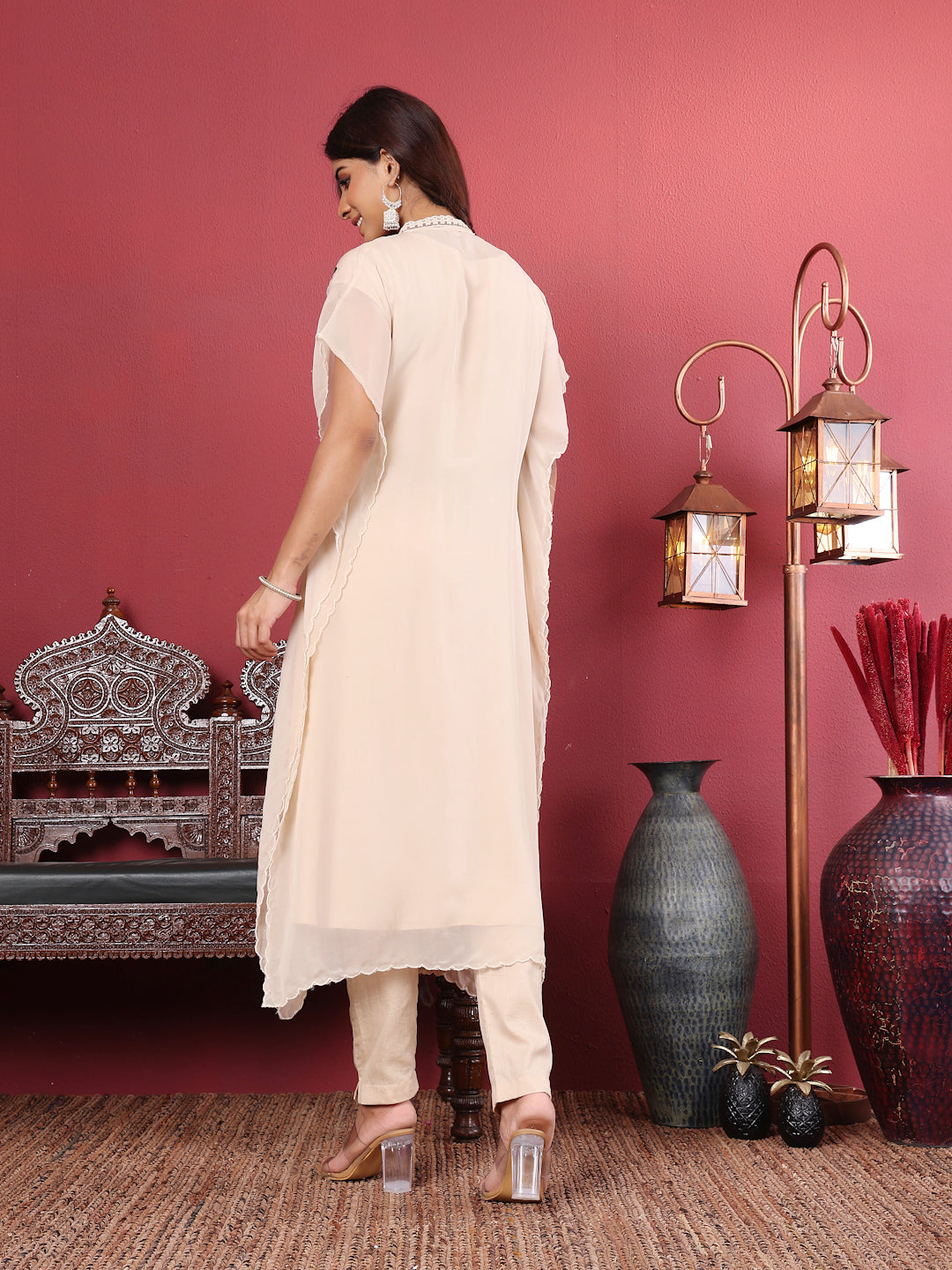 Dhiyona VR Women's Floral Thread Embroidered Kaftan With Tonal Bottom