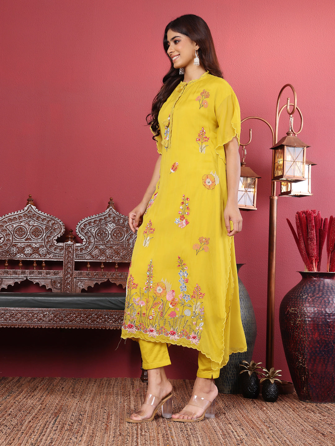Dhiyona VR Women's Floral Thread Embroidered Silk Kaftan With Tonal Bottom