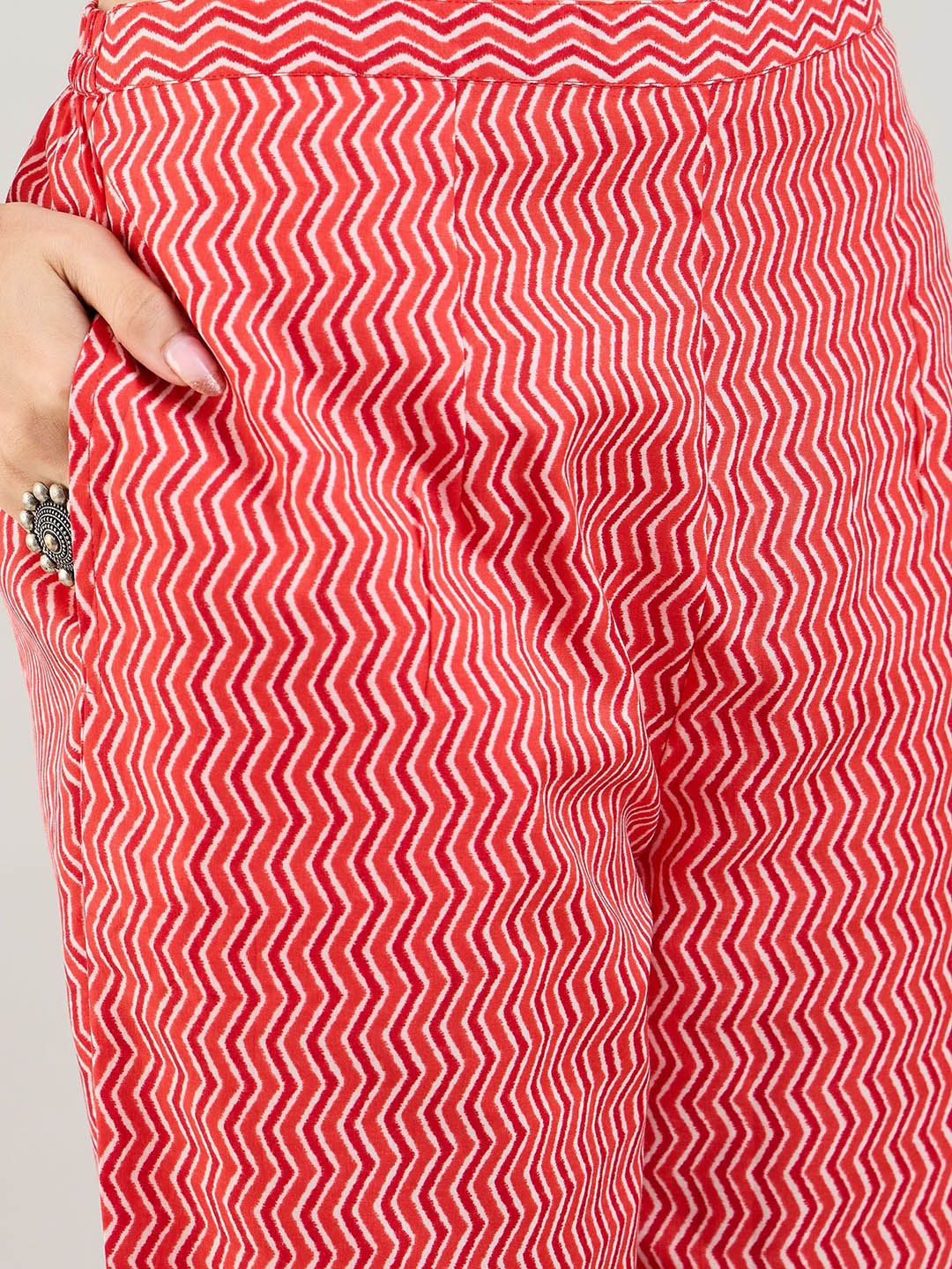 Dhiyona IE Floral Printed Thread Work Straight Kurta with Trousers & Dupatta