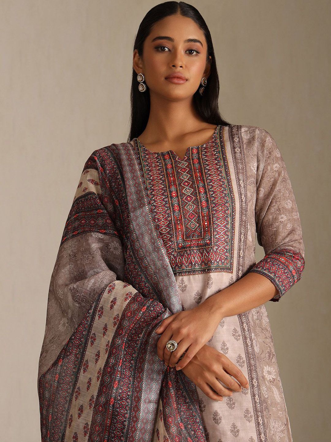 Dhiyona SO Women's Floral Printed Notch Neck Beads and Stones Linen Kurta With Trousers & Dupatta