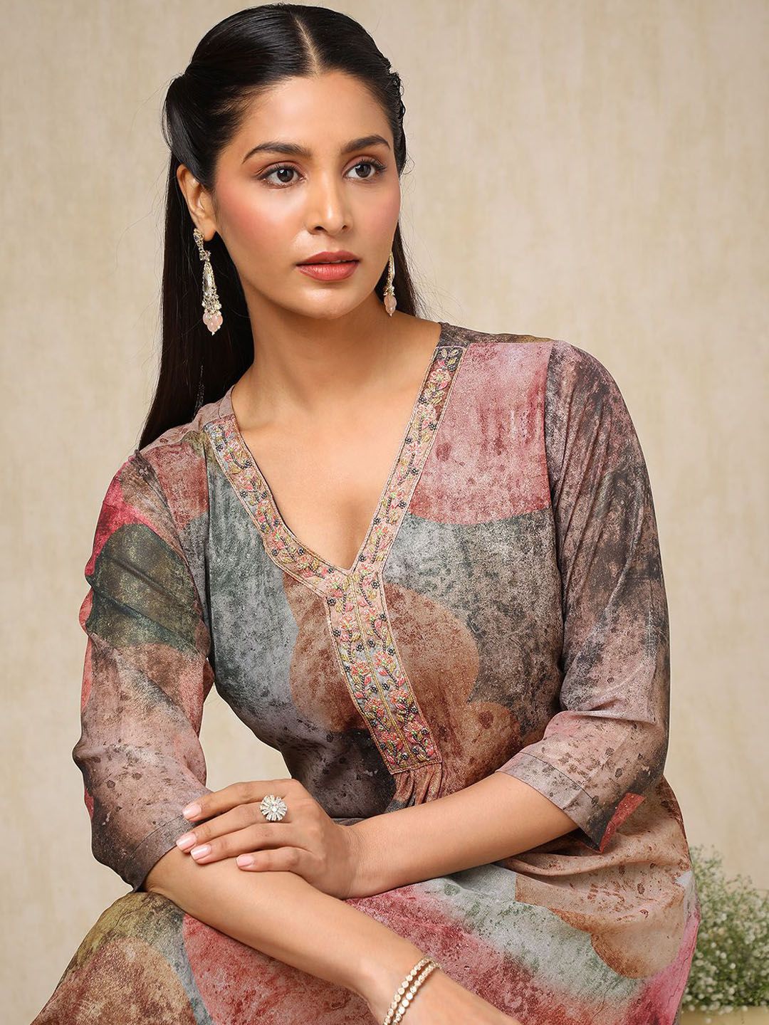Dhiyona SO Women's Women Printed Regular Beads and Stones Kurta with Trousers