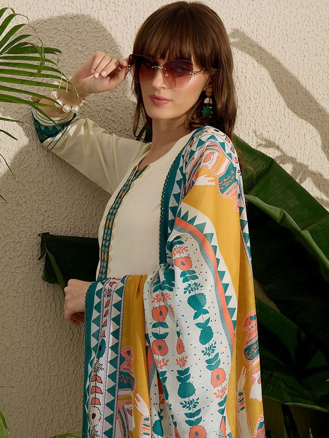 Women Ethnic Motifs Embroidered Regular Kurta with Trousers & With Dupatta