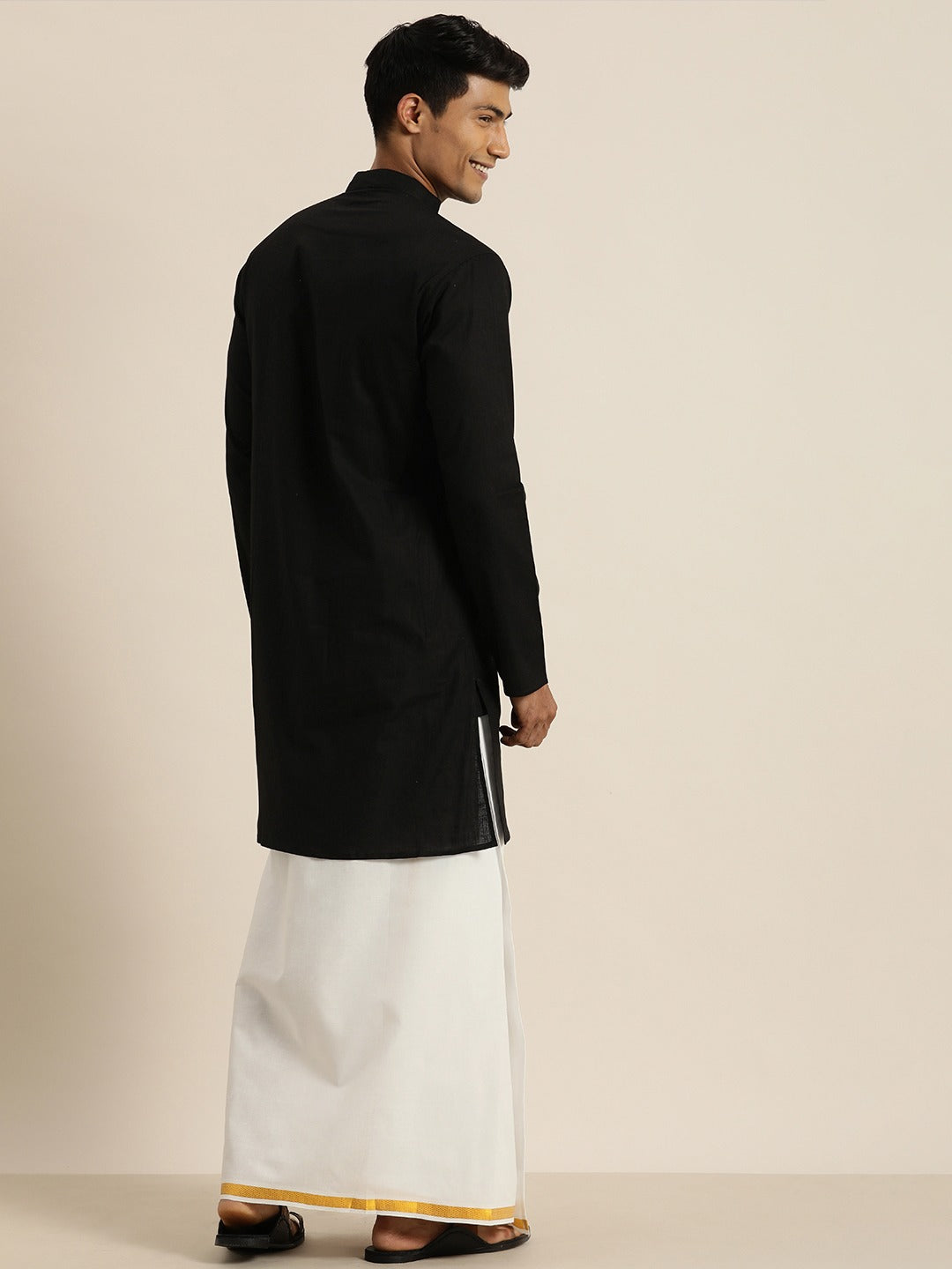 Men's Black Cotton Blend Straight Kurta And Mundu Set