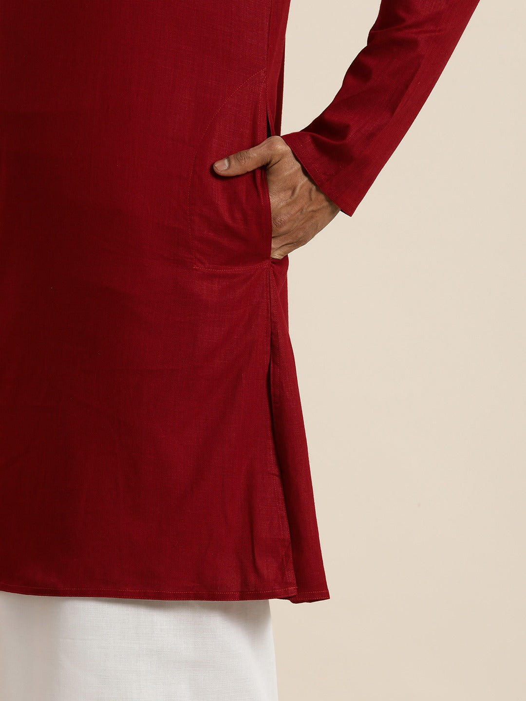 Men's Maroon Cotton Blend Straight Kurta And Mundu Set