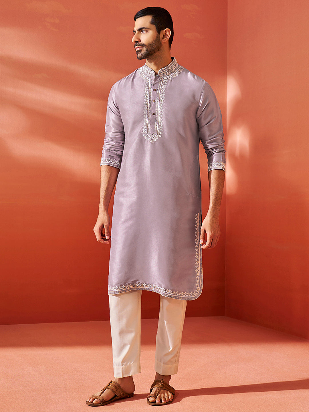 Men's Purple Silk Blend Straight Kurta And Pyjama Set.