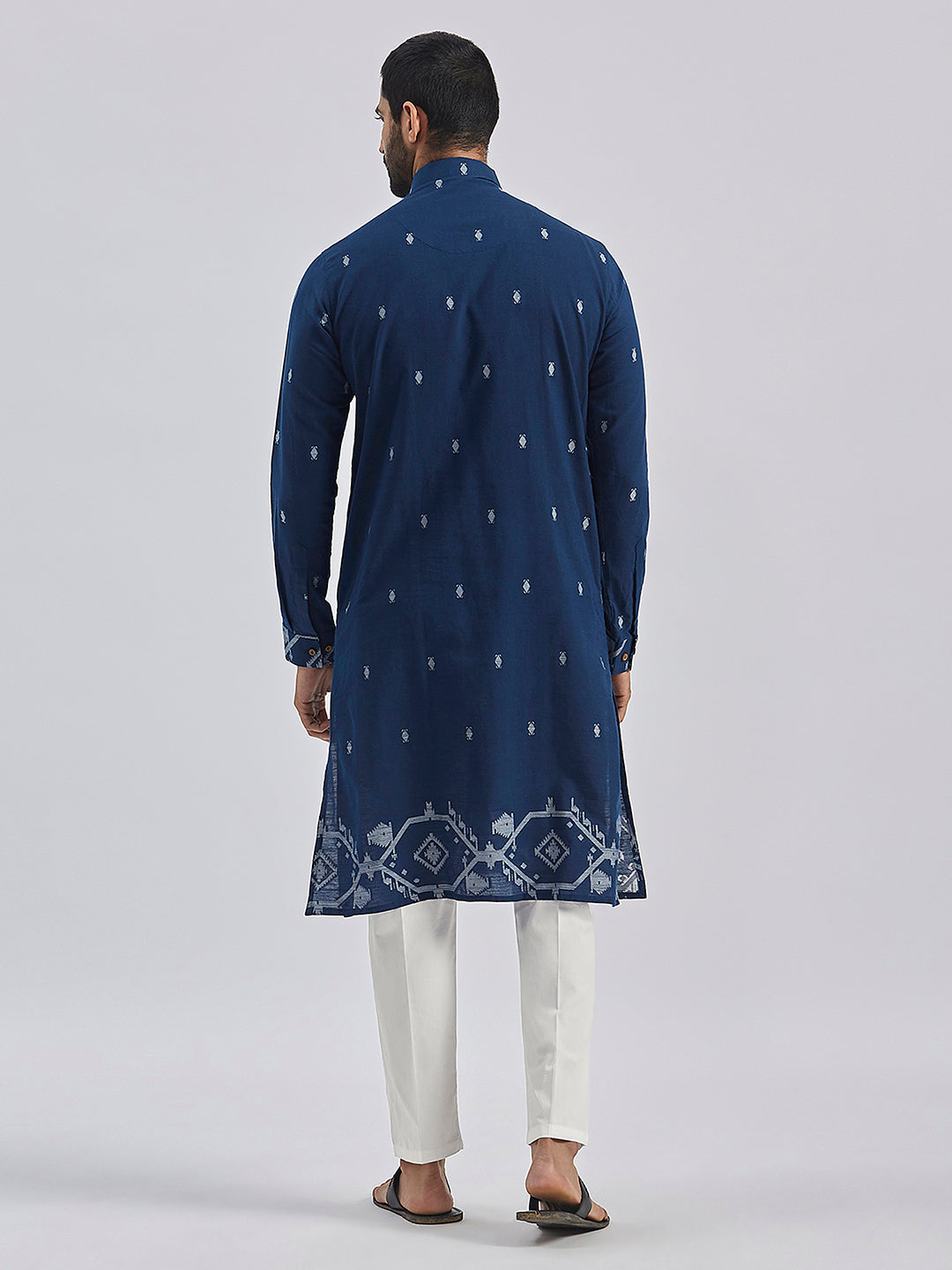 Men's Navy Blue Cotton Straight Kurta And Pyjama Set.
