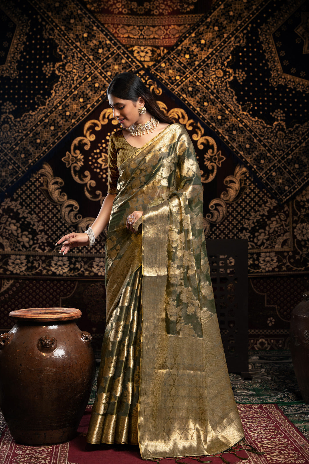 Dhiyona GR Women's Vedika Grey Jimmi Choo Zari Woven Saree