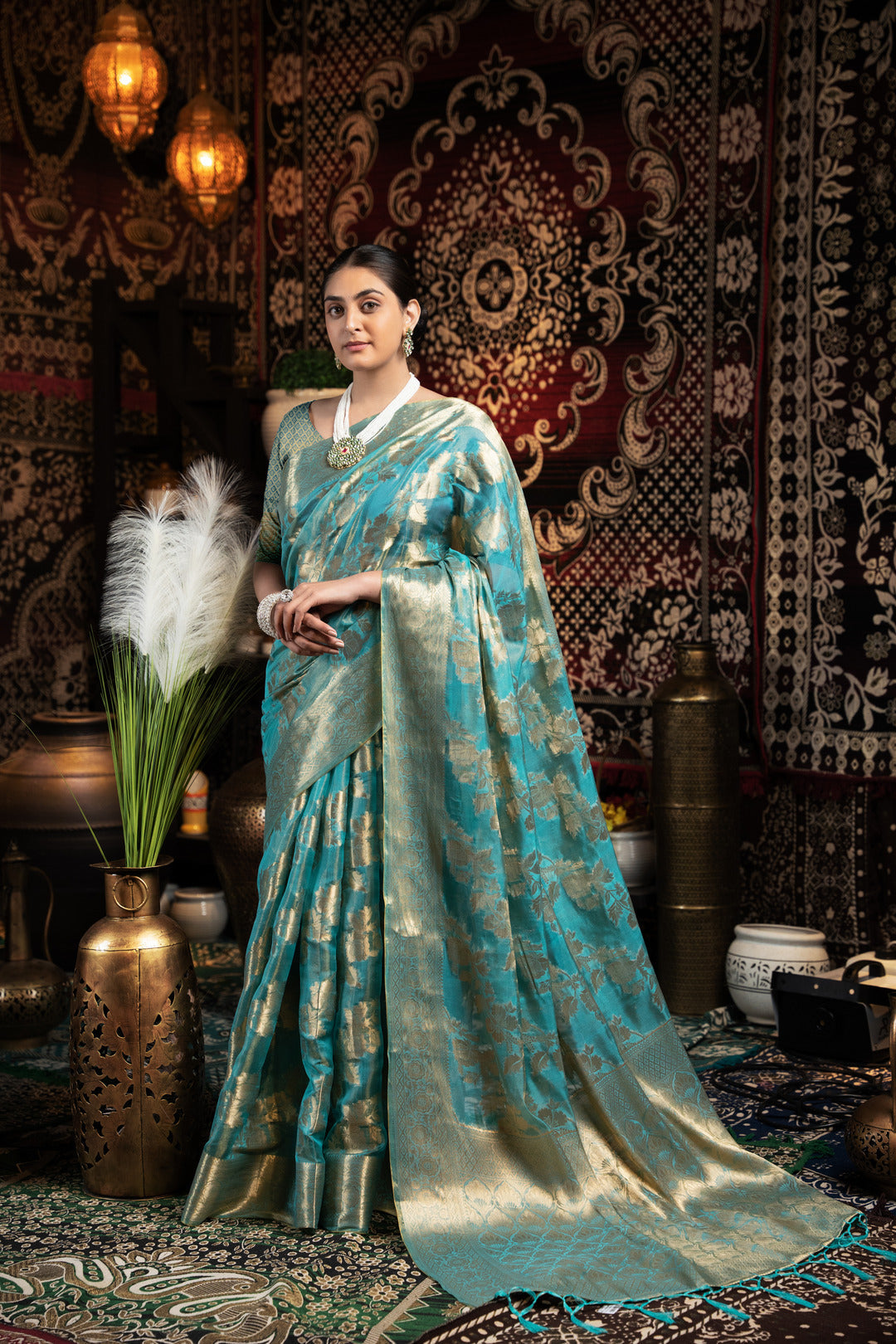 Dhiyona GR Women's Vedika Blue Jimmi Choo Zari Woven Saree