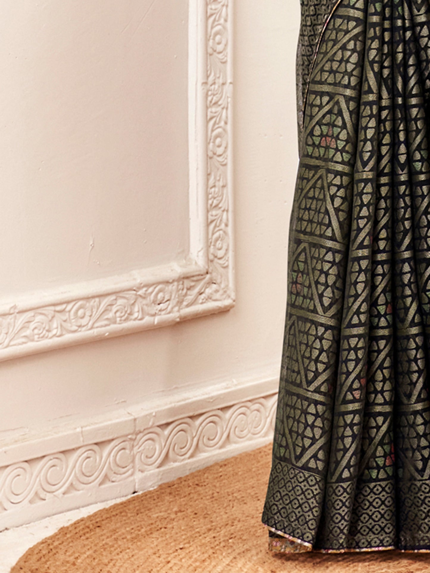 Women's Brasso Black Printed Designer Saree With Blouse Piece