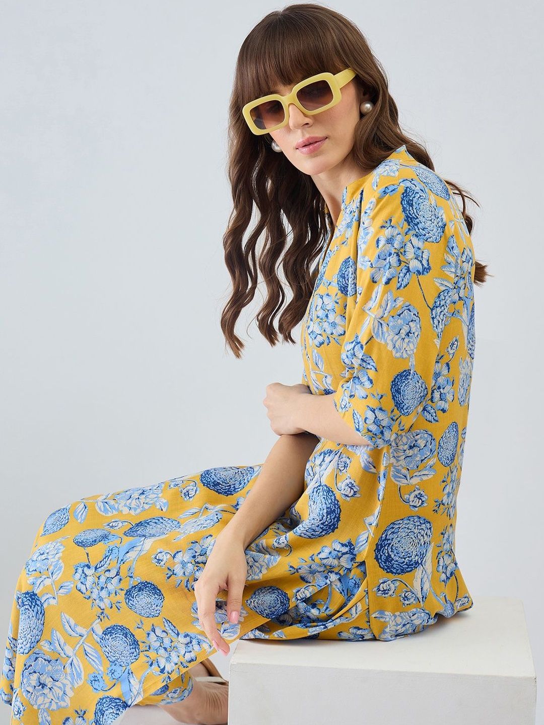 Women Floral Printed Regular Kurta with Trousers