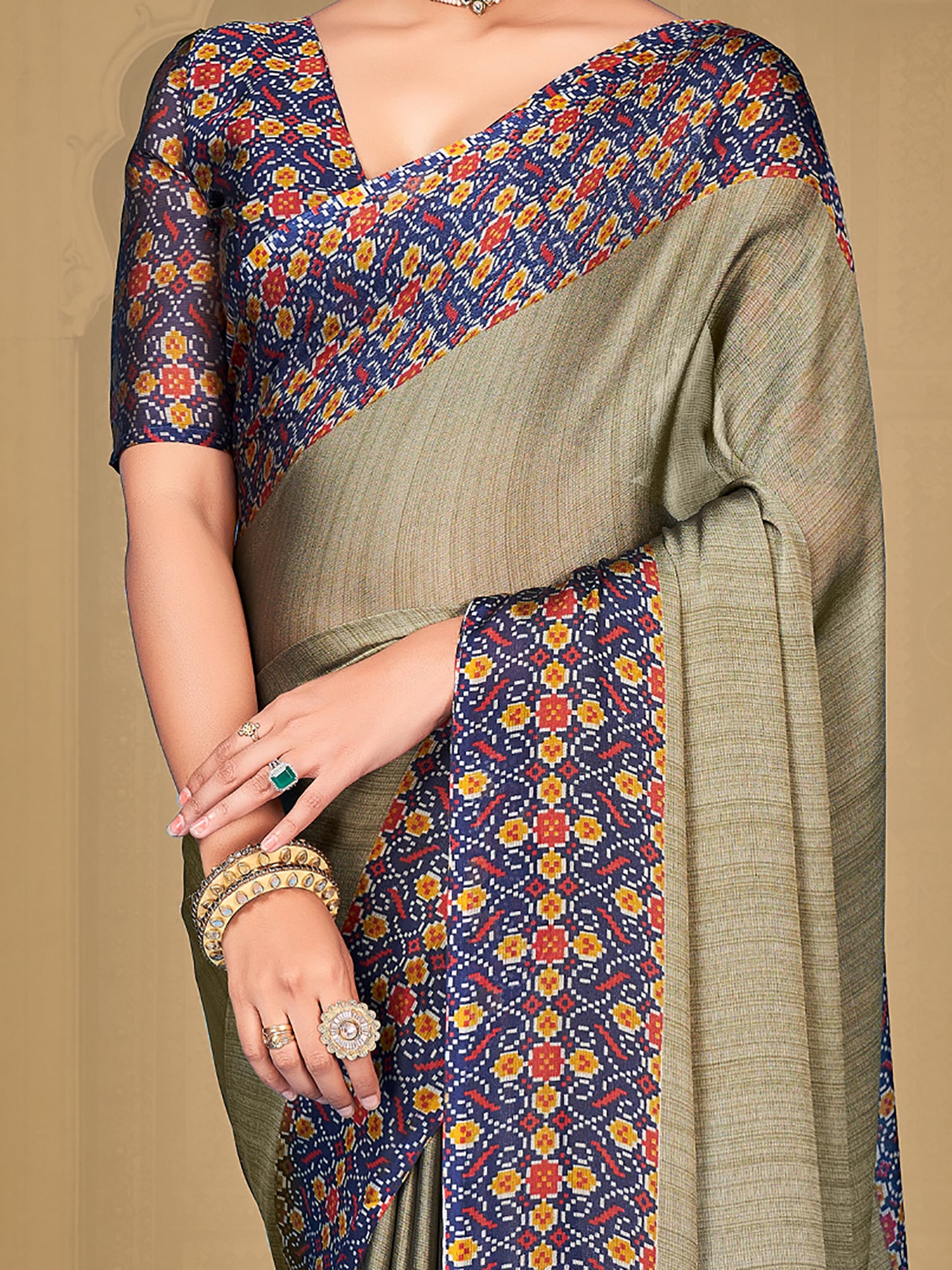 Women's Chiffon Grey Printed Designer Saree With Blouse Piece