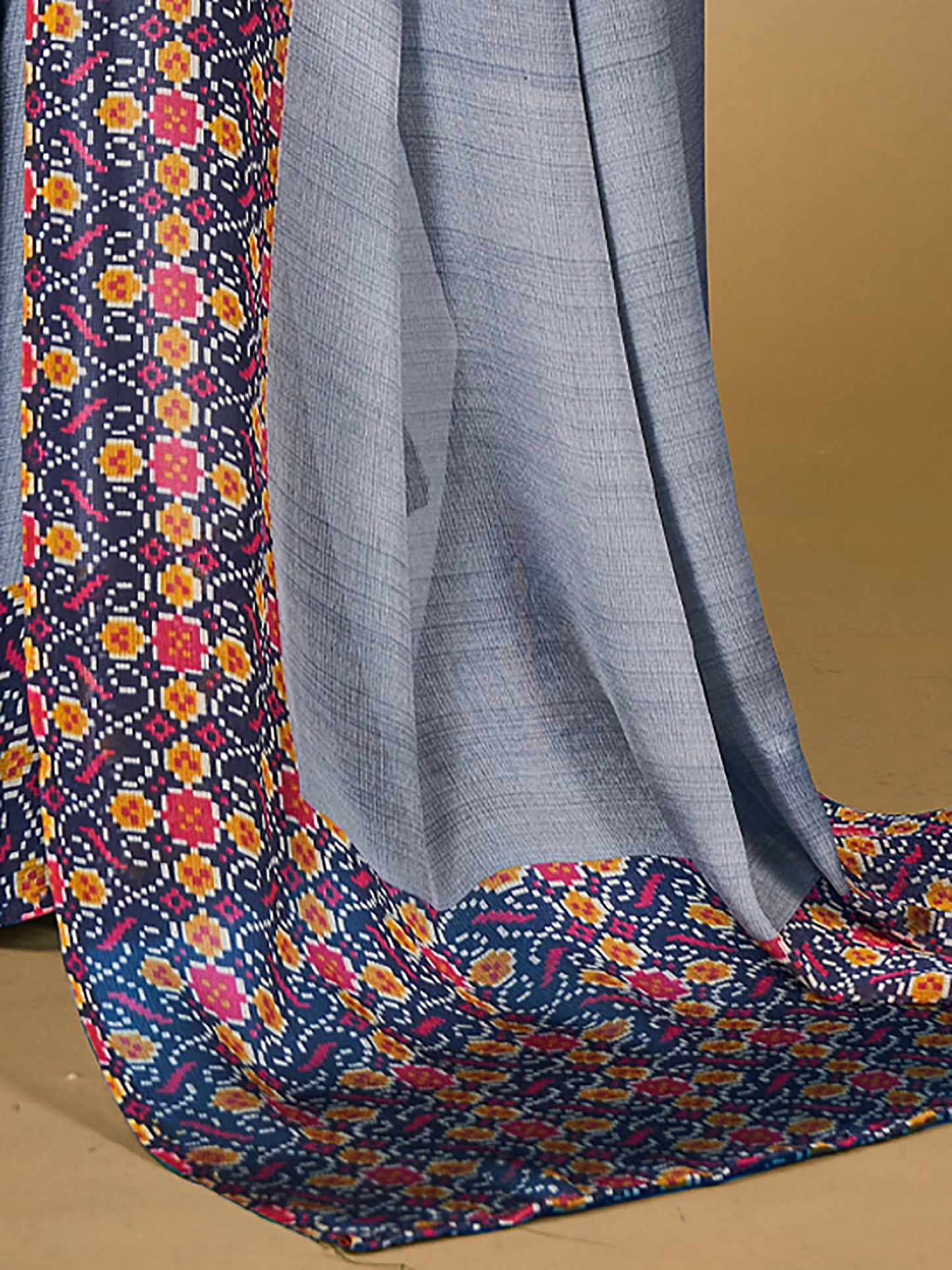 Women's Chiffon Grey Printed Designer Saree With Blouse Piece