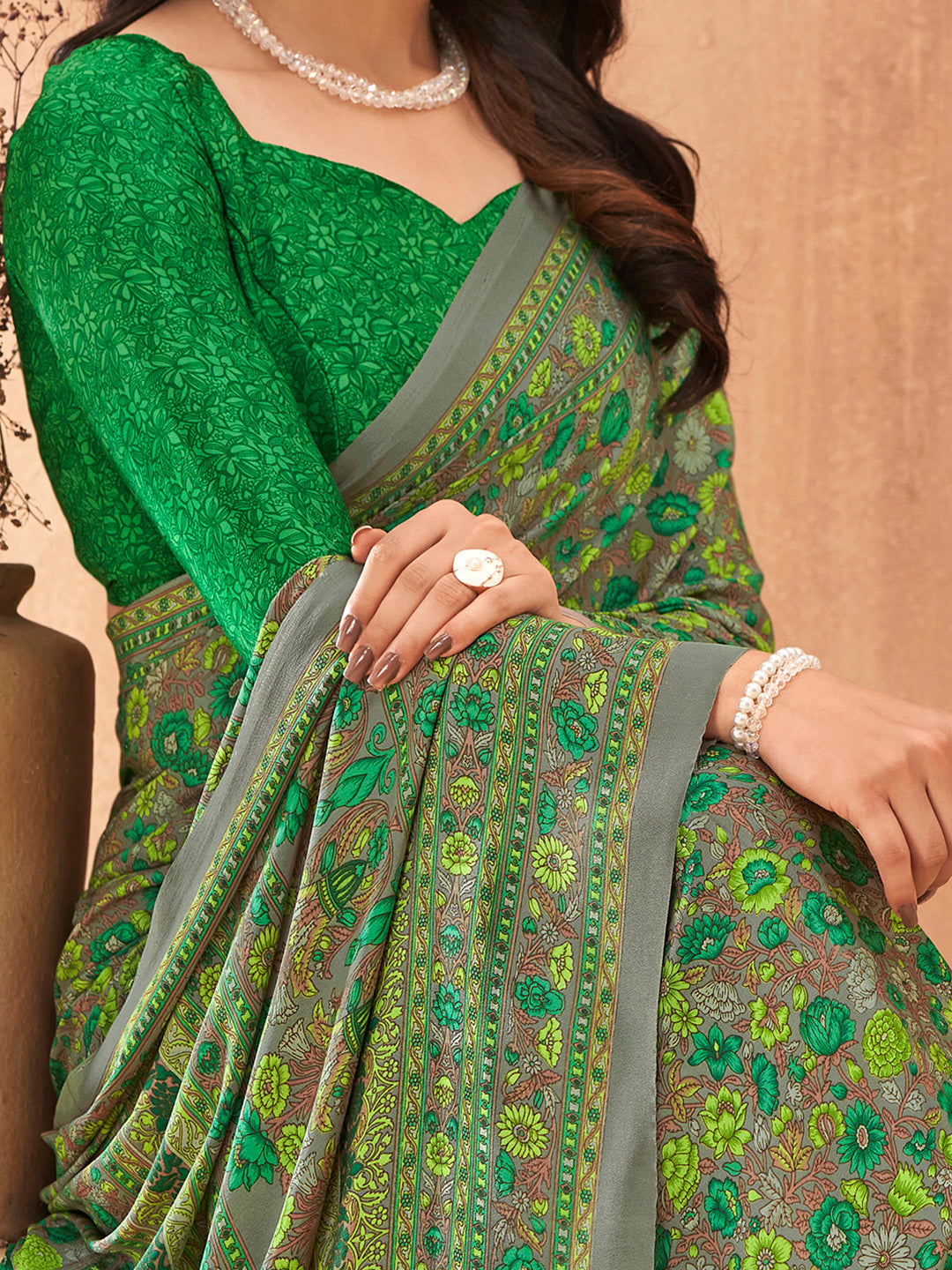 Women's Crepe Green Printed Designer Saree With Blouse Piece