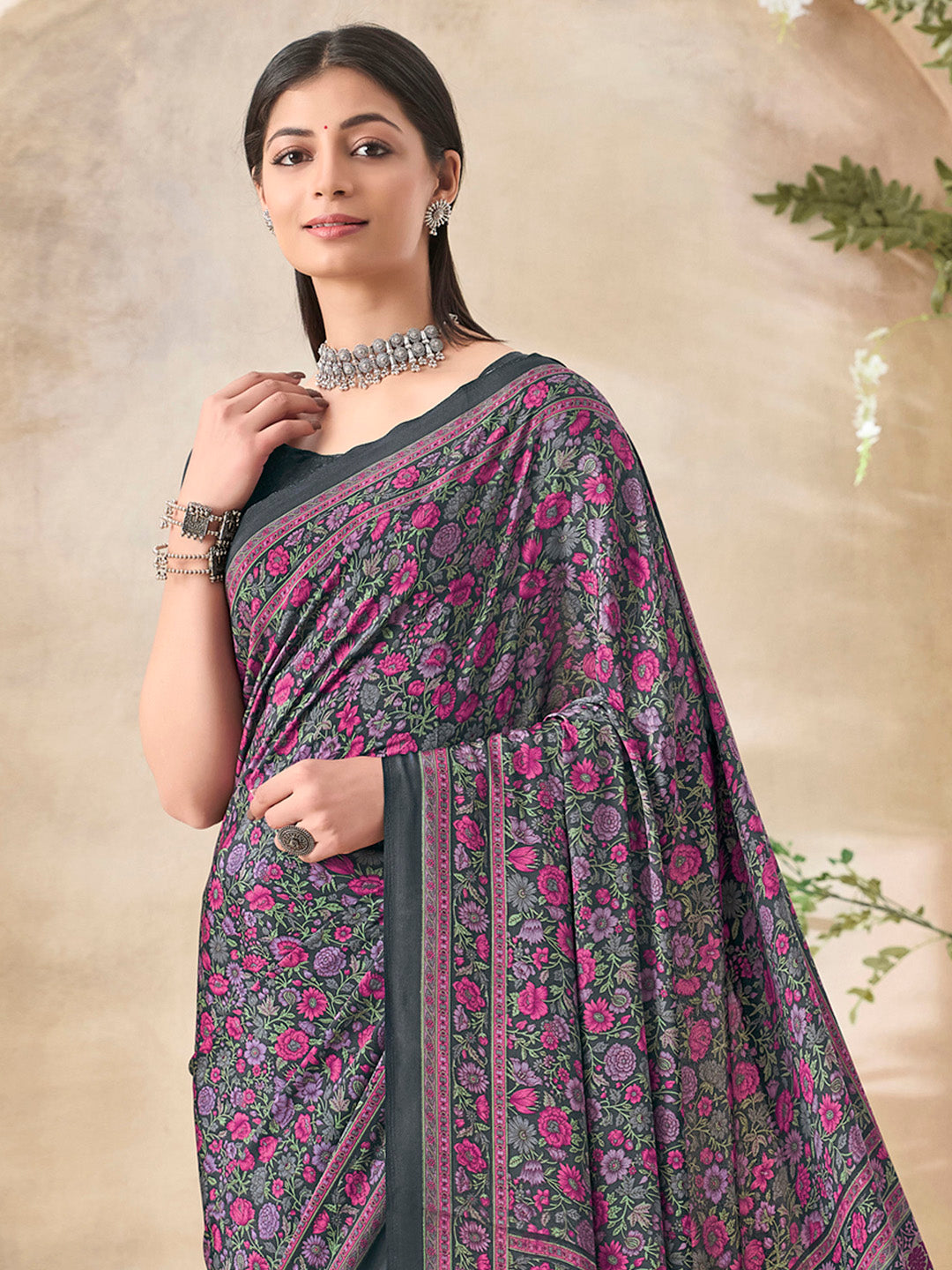 Women's Crepe Black Printed Designer Saree With Blouse Piece