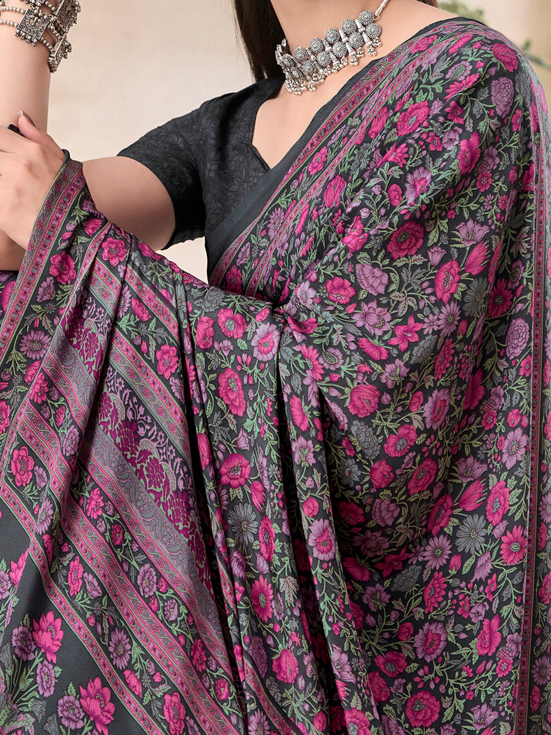 Women's Crepe Black Printed Designer Saree With Blouse Piece