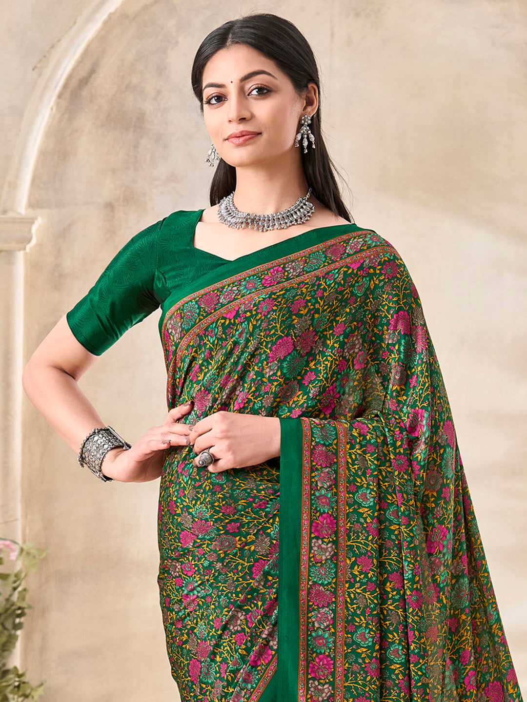 Women's Crepe Green Printed Designer Saree With Blouse Piece
