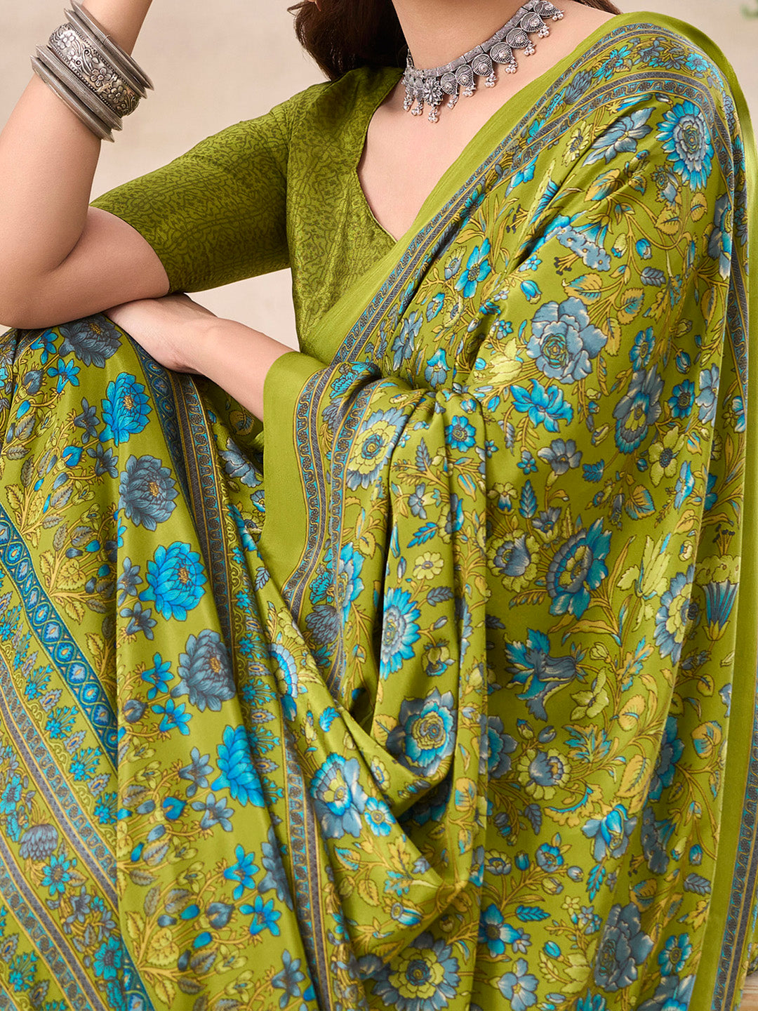 Women's Crepe Light Green Printed Designer Saree With Blouse Piece