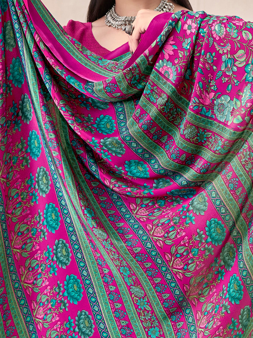 Women's Crepe Pink Printed Designer Saree With Blouse Piece