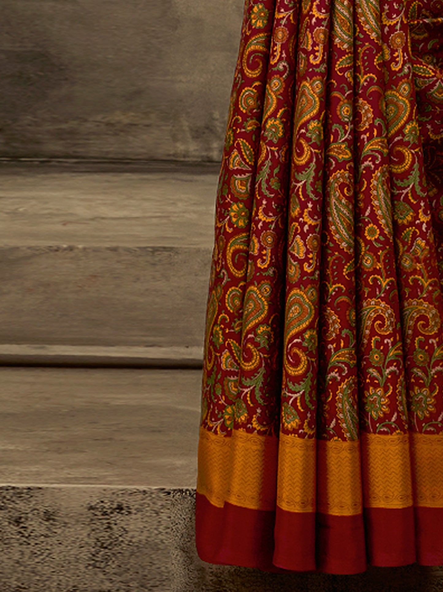 Women's Crepe Maroon Printed Designer Saree With Blouse Piece