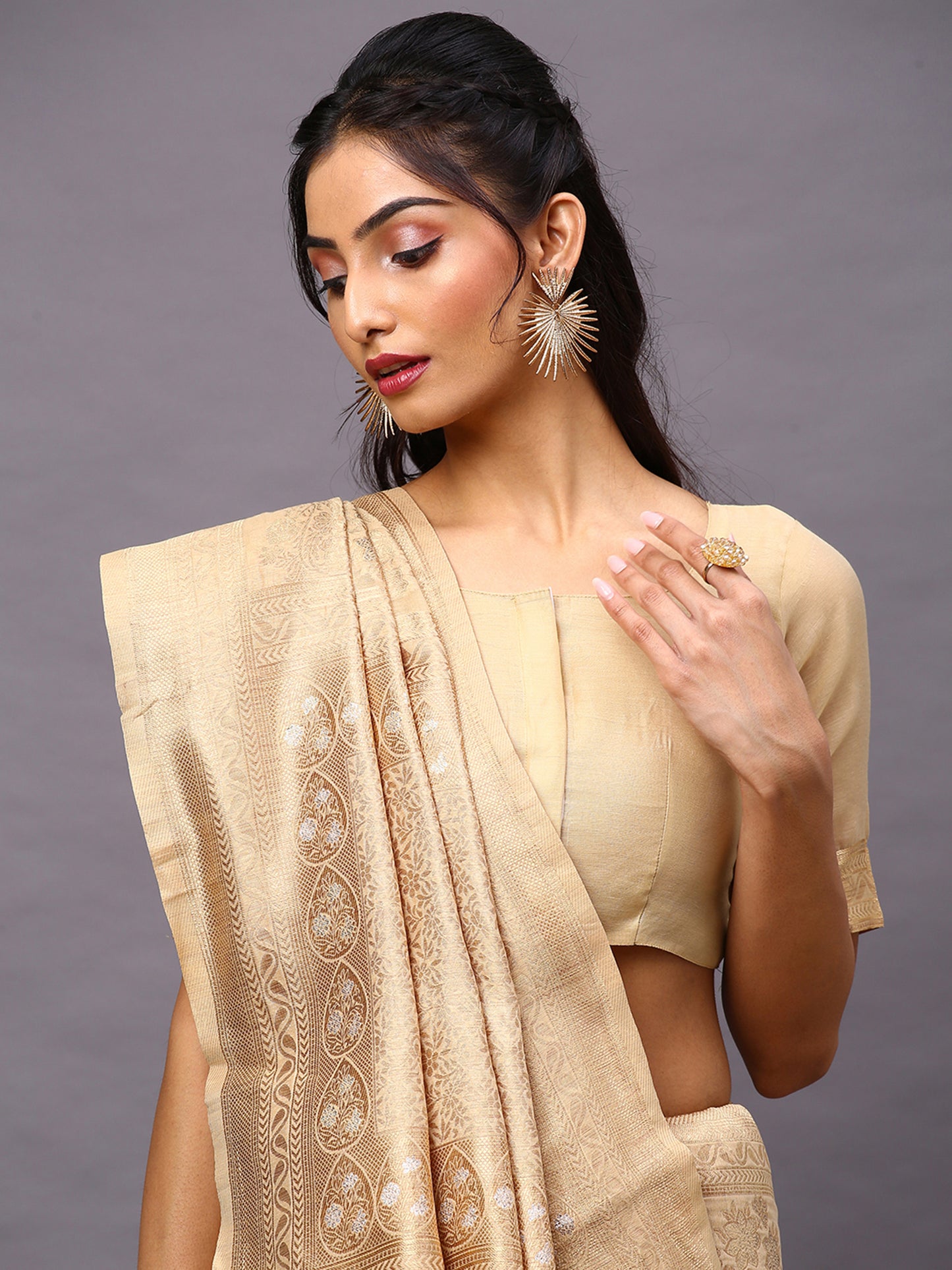 Women's Silk Cotton Cream Woven Design Woven saree With Blouse Piece
