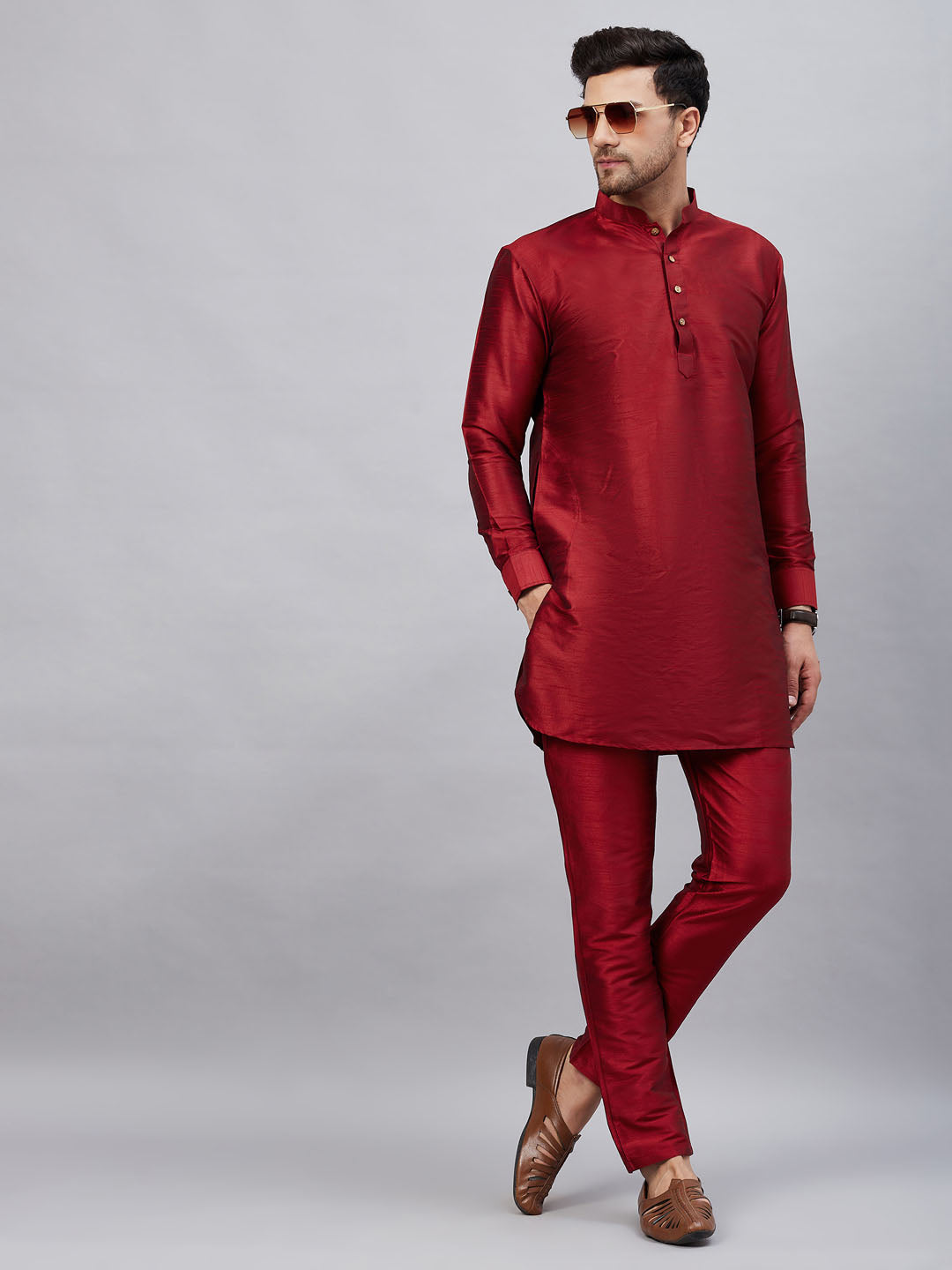 Men's Maroon Cotton Blend Pathani Kurta Pyjama Set – Dhiyona Fashion