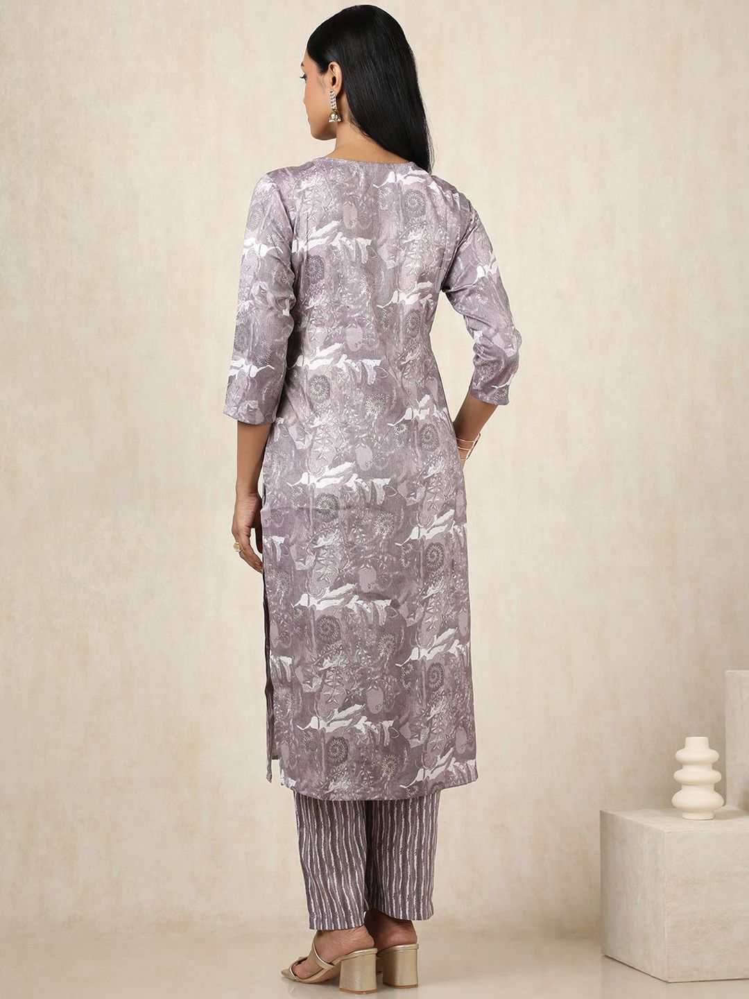 Dhiyona SO Women's Ethnic Motifs Printed Thread Work Round Neck Straight Kurta With Trousers