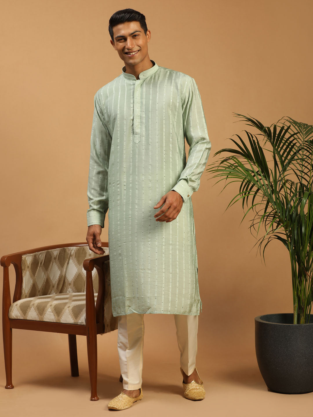 Men's Green Cotton Blend Straight Kurta Pyjama Set