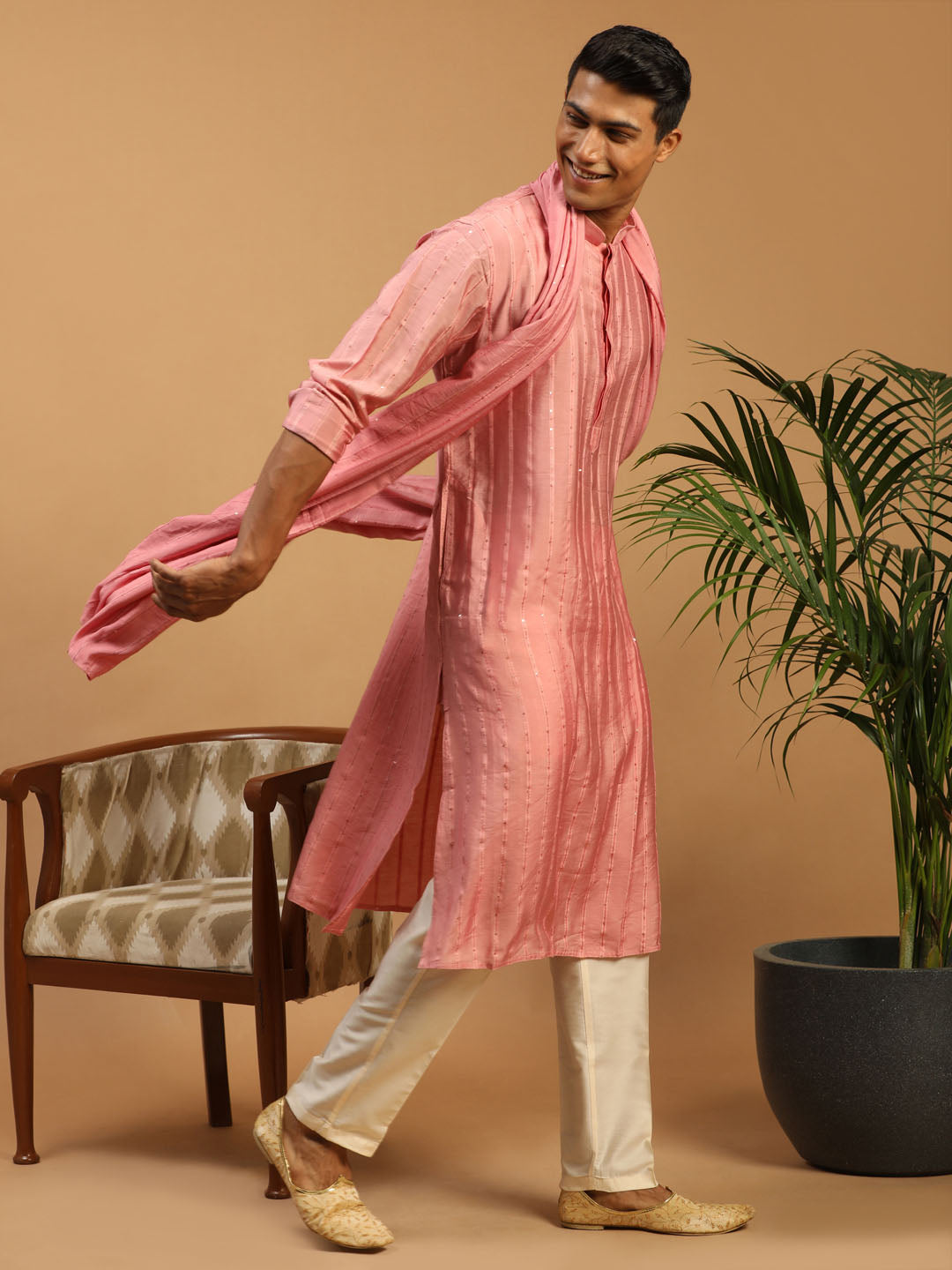 Men's Pink Cotton Blend Straight Kurta Pyjama & Dupatta Set