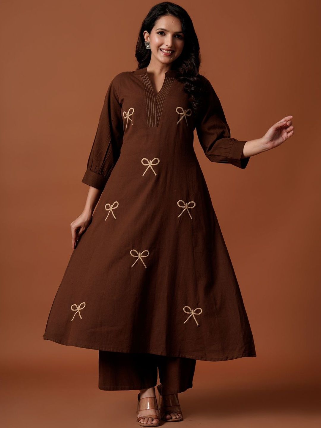 Women Embroidered Thread Work Pure Cotton Kurta with Palazzos