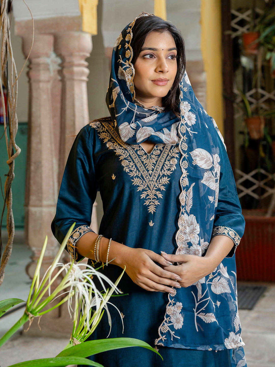Dhiyona VV Women's Kurta and Pant Sets Viscose Rayon Fabric