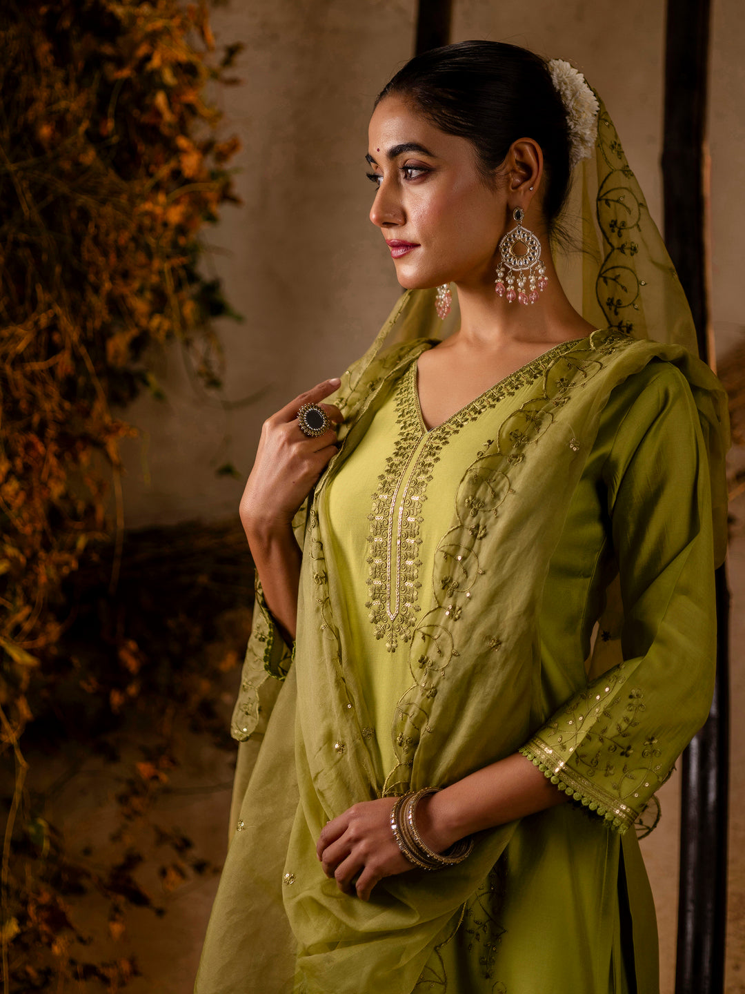Dhiyona VV Women's Silk BlendEmbroidered Kurta And Pant Set With Dupatta