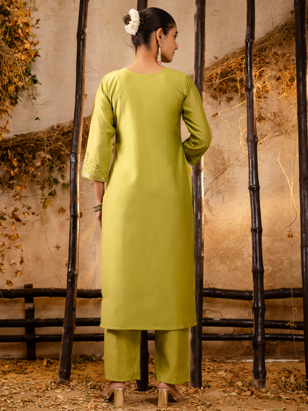 Dhiyona VV Women's Silk BlendEmbroidered Kurta And Pant Set With Dupatta