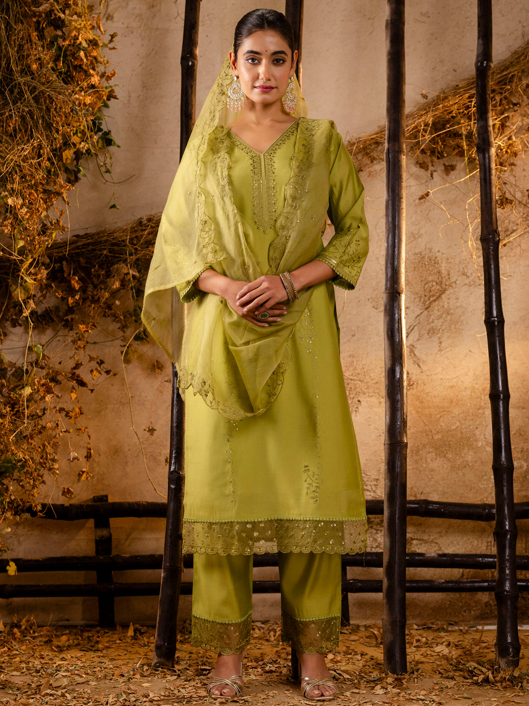 Dhiyona VV Women's Silk BlendEmbroidered Kurta And Pant Set With Dupatta