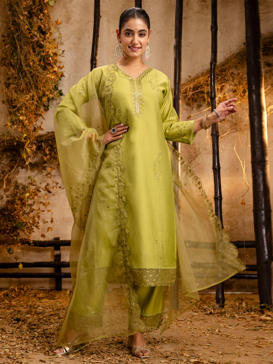 Dhiyona VV Women's Silk BlendEmbroidered Kurta And Pant Set With Dupatta