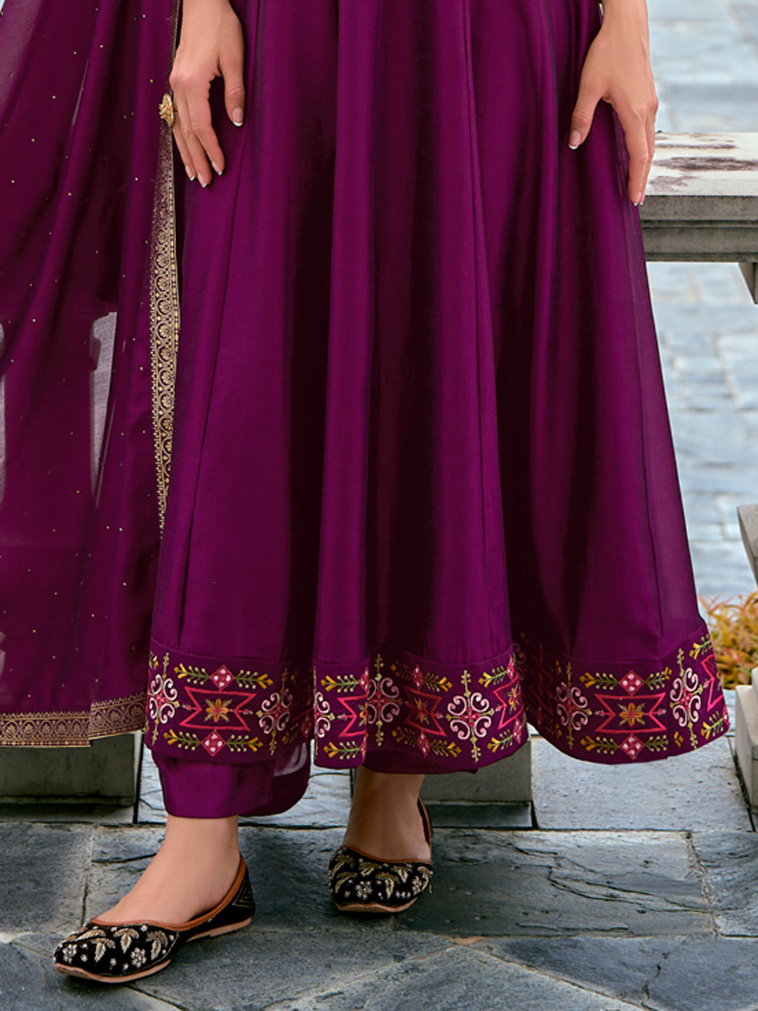 Dhiyona VV Women's Silk Blend Kurta Pant Dupatta Set