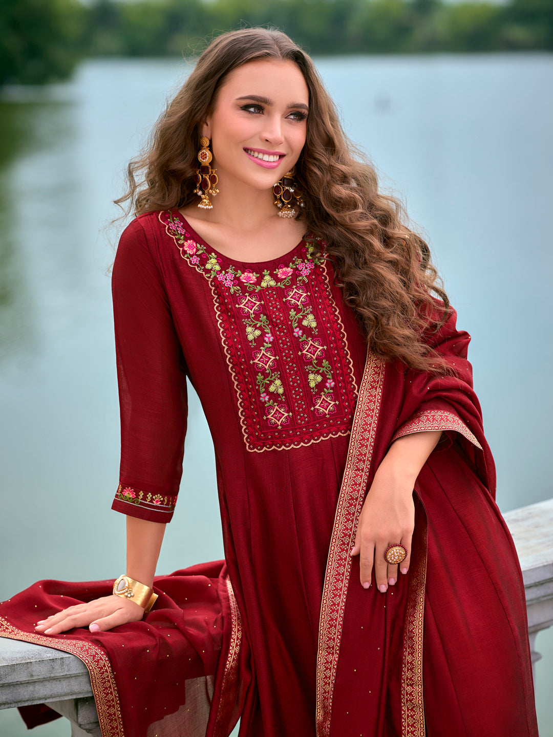 Dhiyona VV Women's Silk Blend Kurta Pant Dupatta Set