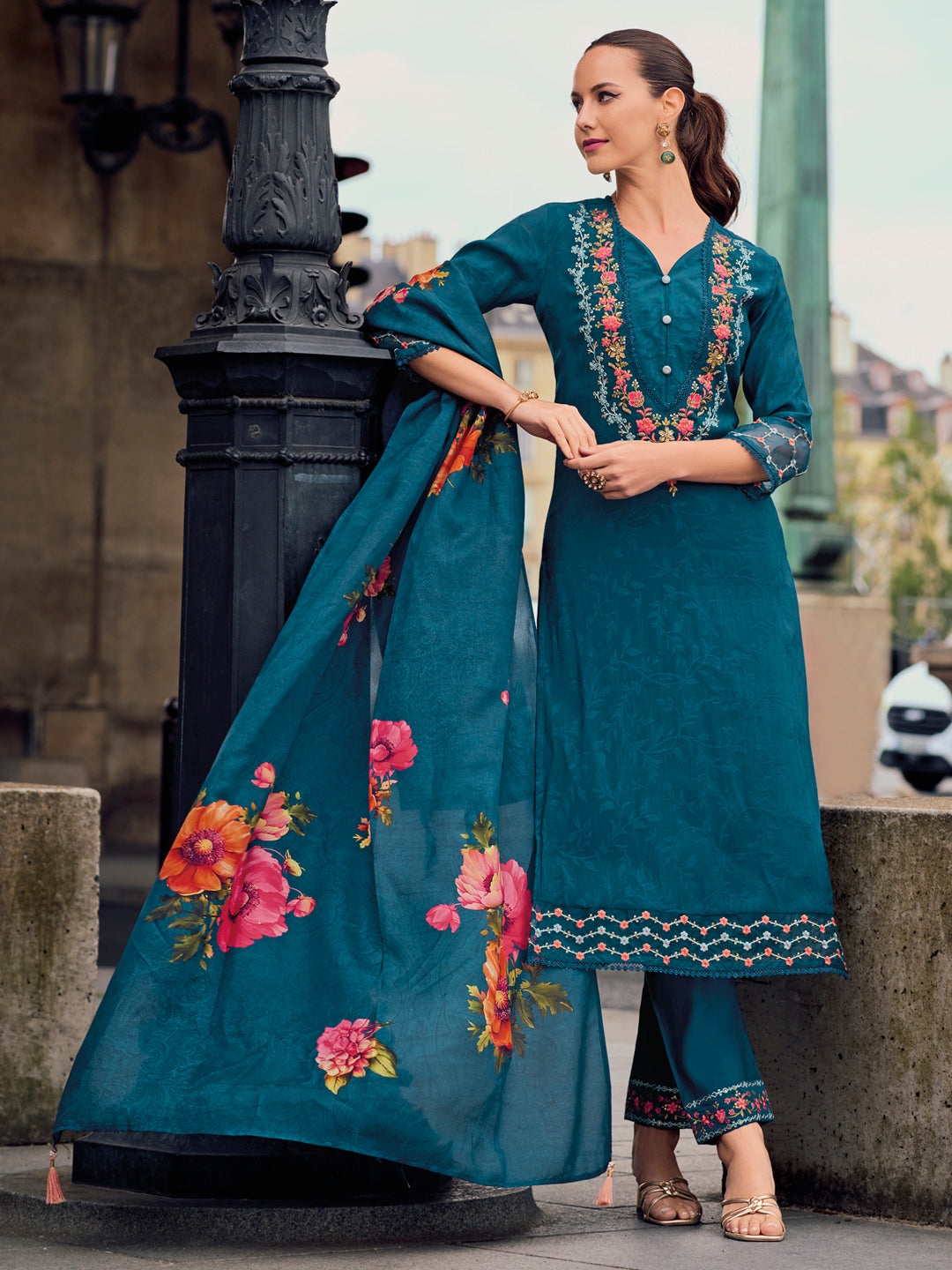 Dhiyona VV Women's Silk Blend Kurta Pant Dupatta Set