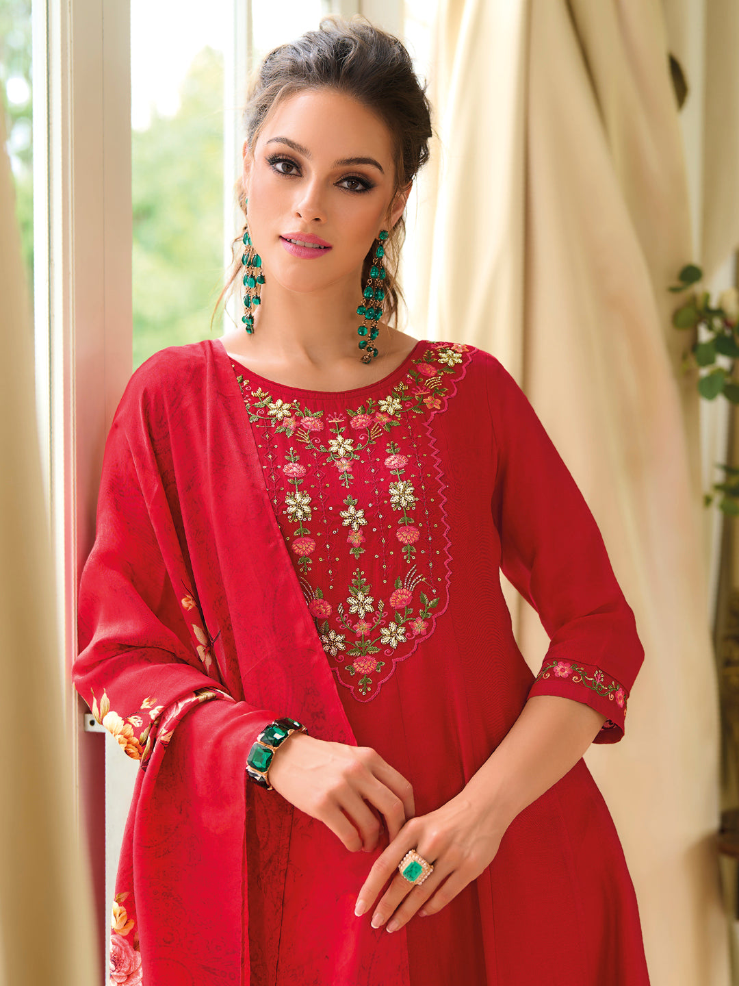 Dhiyona VV Women's Silk Blend Kurta Pant Dupatta Set