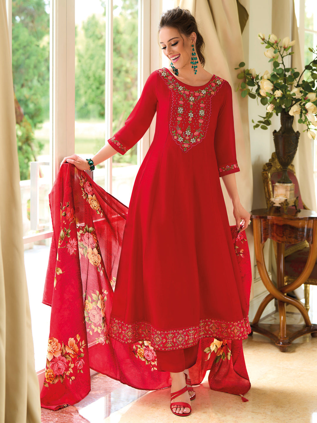 Dhiyona VV Women's Silk Blend Kurta Pant Dupatta Set