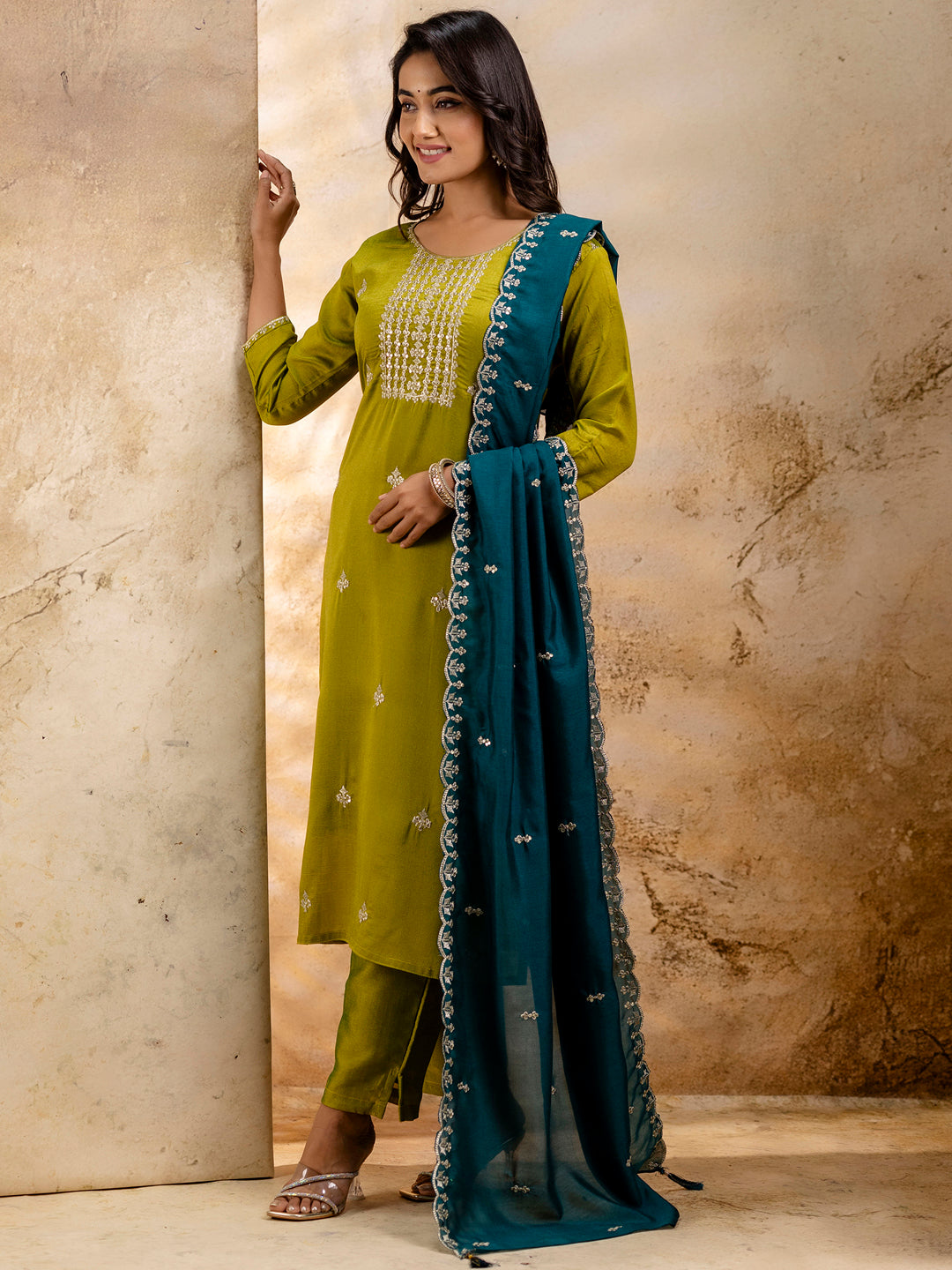 Dhiyona VV Women's Embroidered Silk Blend Kurta Pant Sets With Dupatta