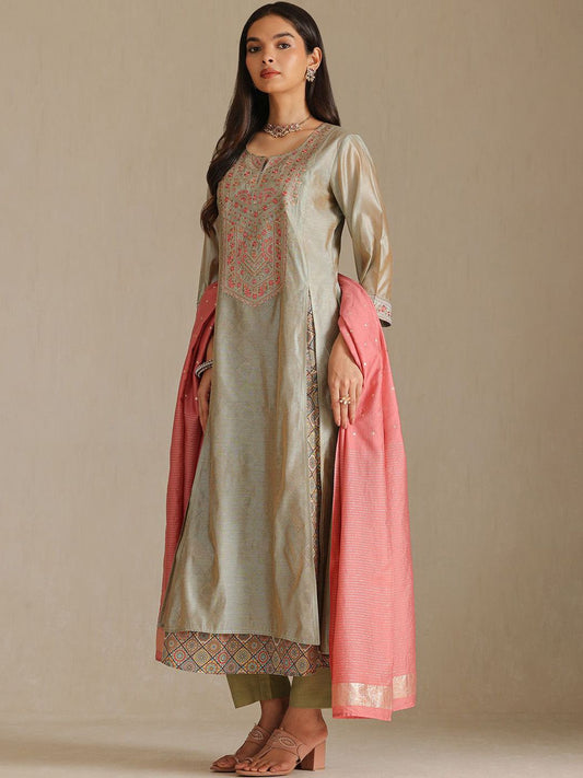 Dhiyona SO Women's Floral Embroidered Yoke & Border Notch Neck Thread Work Kurta With Trousers & Dupatta